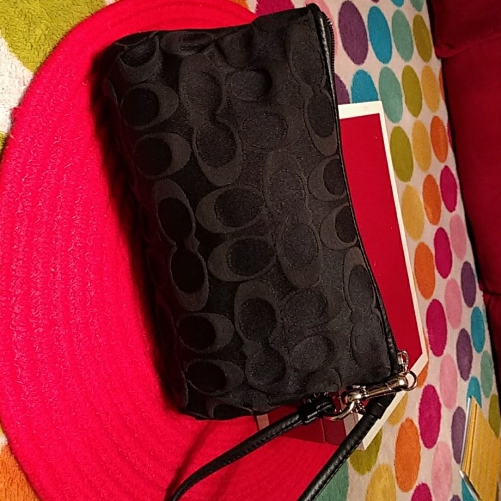 Phil Authentic Coach Black Wristlet. Medium size - Picture 2 of 8